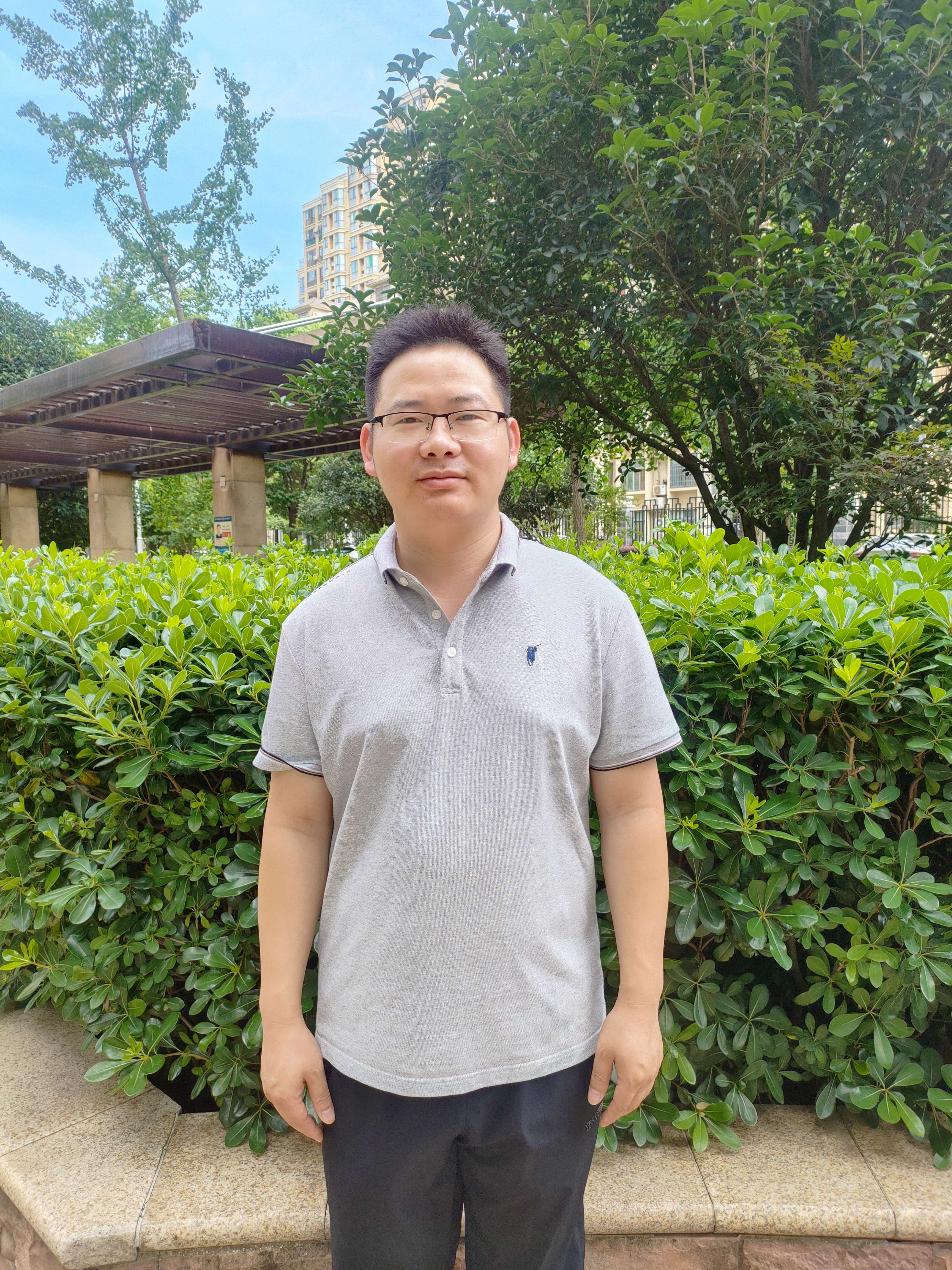 张仁 硕士